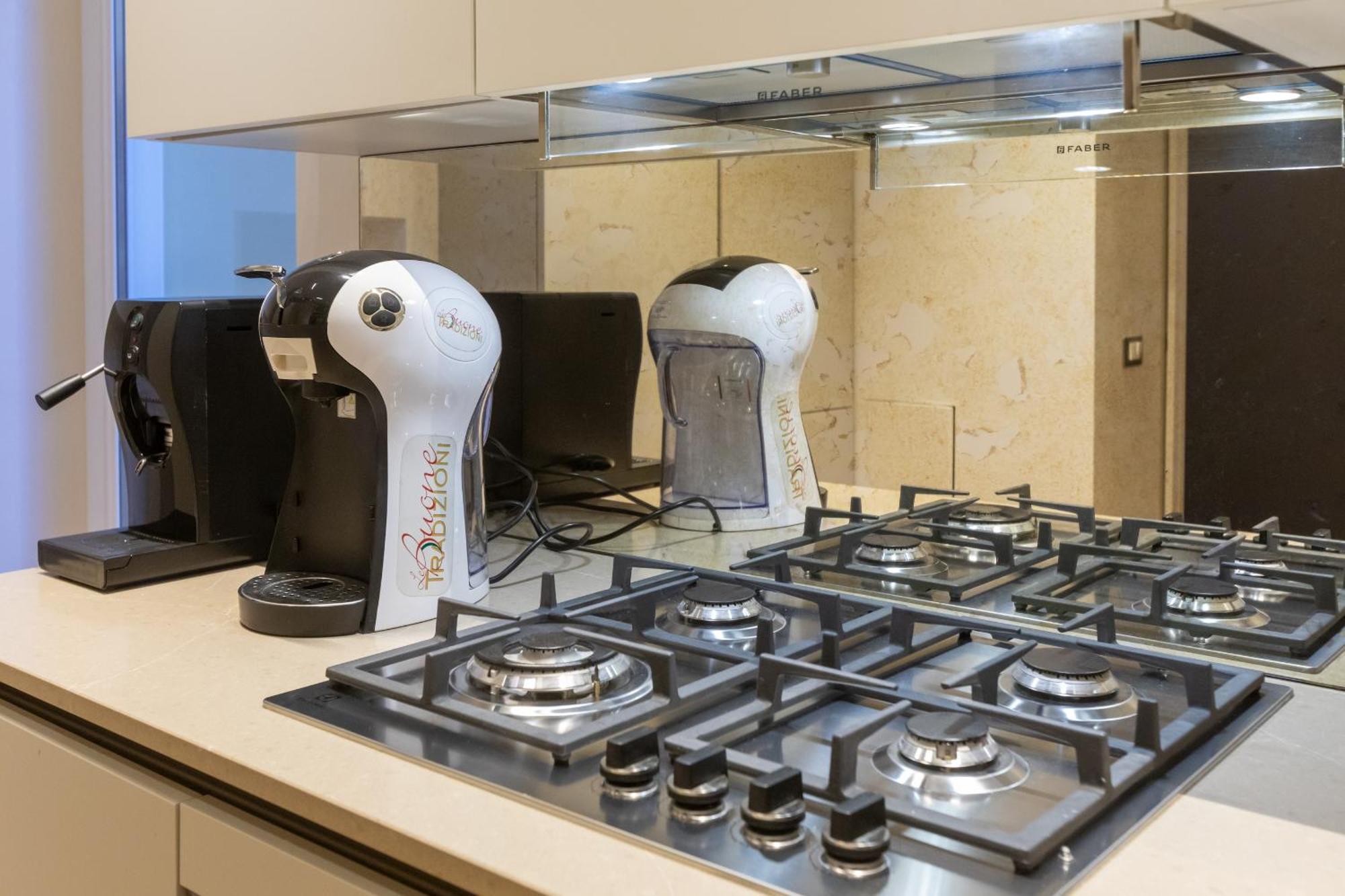 Fontana Di Trevi Roma Luxury Suite المظهر الخارجي الصورة